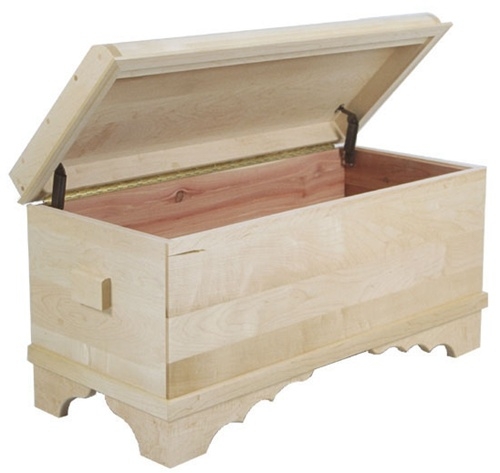Maple Classic Cedar Chest